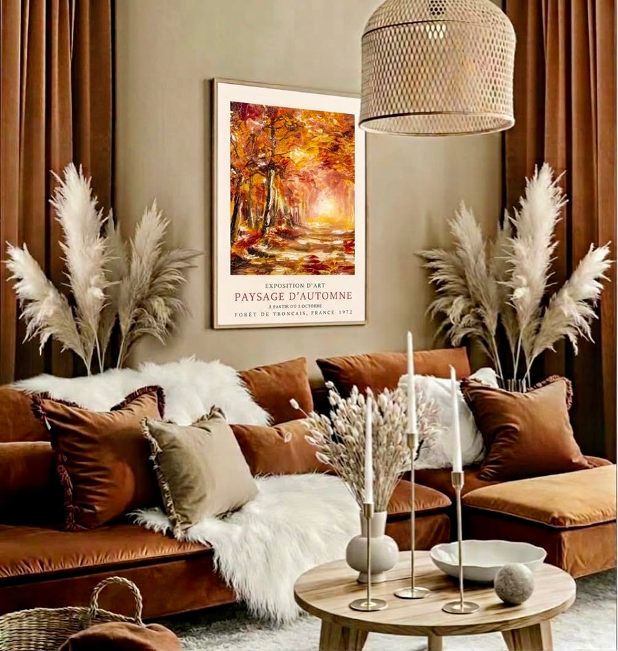 Ambiance salon avec l'affiche de forêt d'automne encadrée, décoration murale aux tons chauds