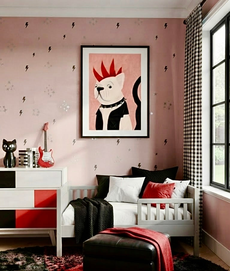 Affiche Bouledogue Punk encadrée et accrochée au mur d'une chambre d'enfant