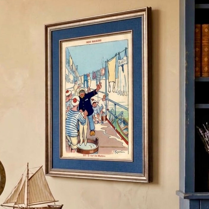 Gros plan sur l'affiche Nos Marins : matelots en marinière, baquet de linge, sabots jaunes et signature de Gervèse