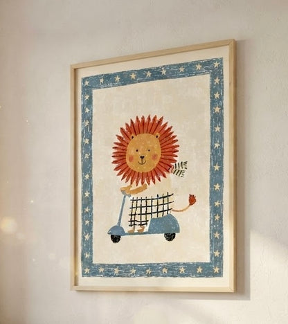 Lion en Scooter – Affiche Illustration Enfant