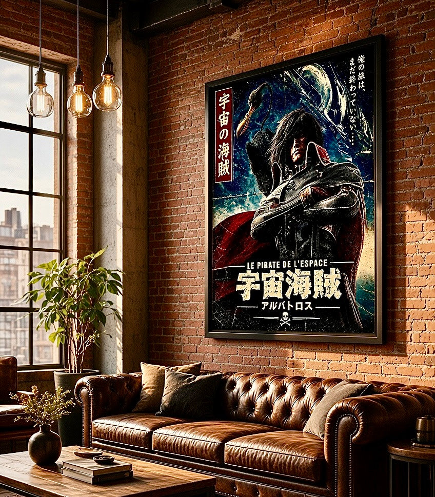 Vue d'ensemble d'un salon décoré de l'affiche Albator encadrée, déco murale anime rétro et space opera