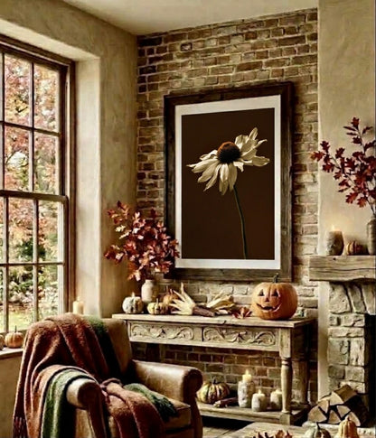 Ambiance salon avec l'affiche florale d'échinacée encadrée, décoration murale aux couleurs d'automne