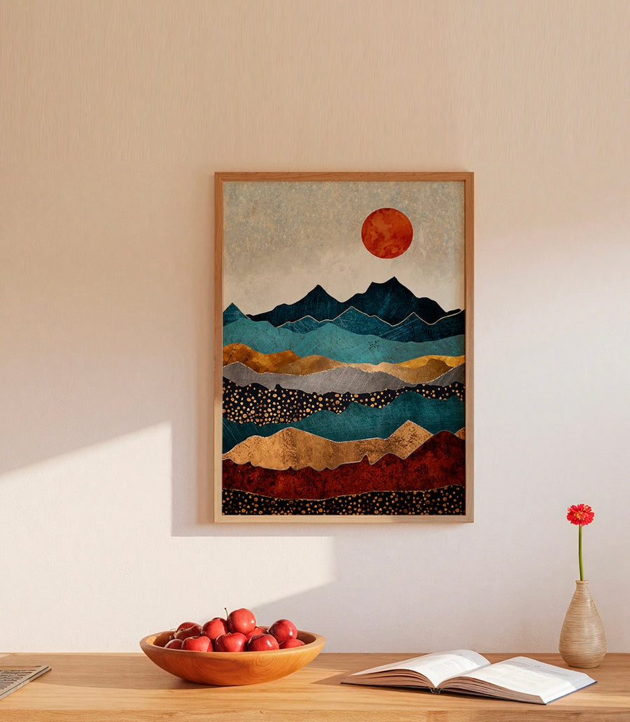 Poster paysage abstrait soleil rouge et montagnes encadré accroché au mur d'un salon
