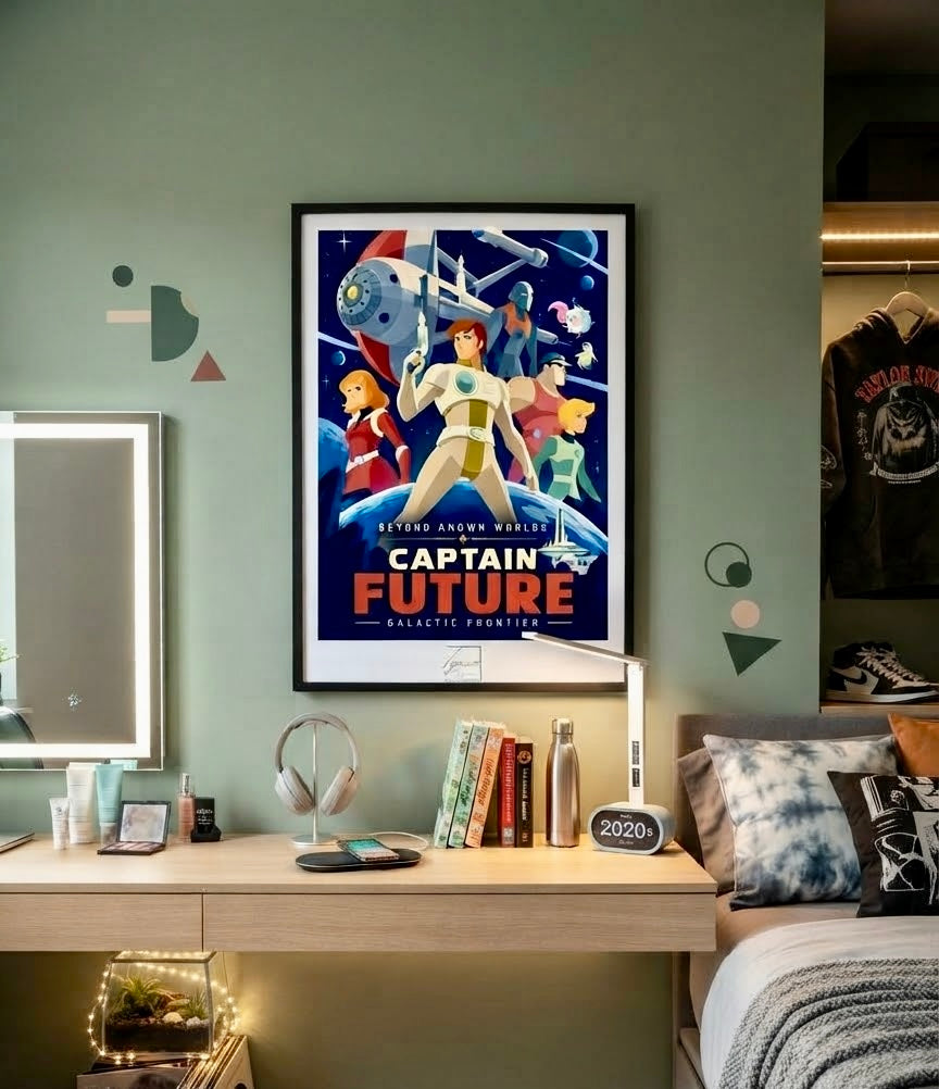 Affiche Capitaine Flam encadrée et accrochée au mur d'un salon