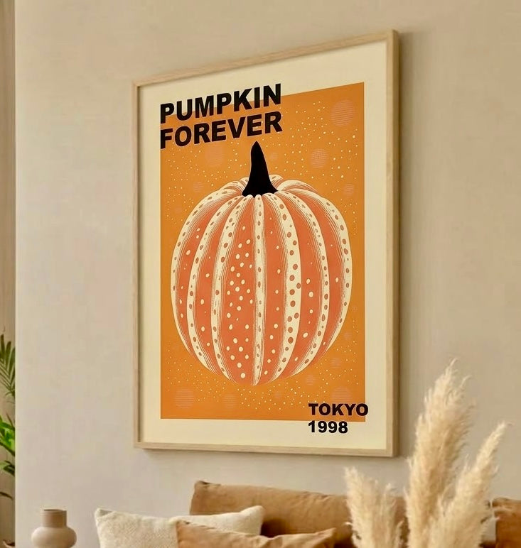 Gros plan sur l'affiche Yayoi Kusama Tokyo 1998, rayures et pois de la citrouille, texture façon gravure