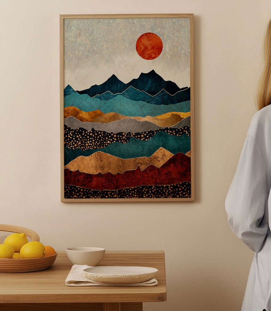 Intérieur décoratif avec plusieurs affiches encadrées aux couleurs d'automne sur un mur