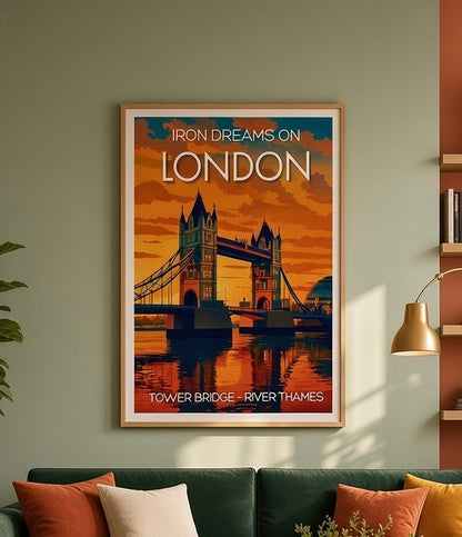 Affiche Iron Dreams Tower Bridge posée à plat, coucher de soleil orange et corail